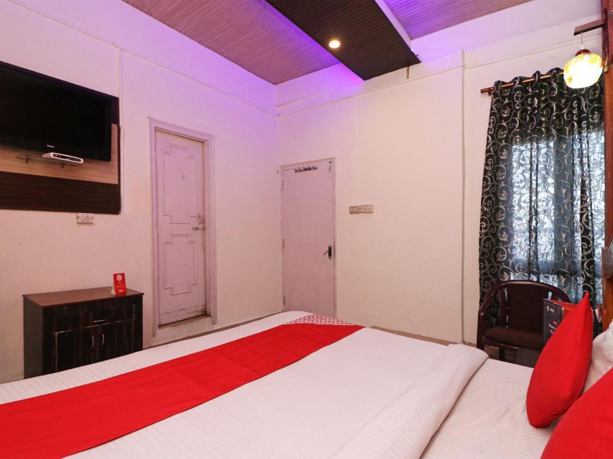 Oyo 77158 Hotel Swastik Palace Bhivándi Kültér fotó