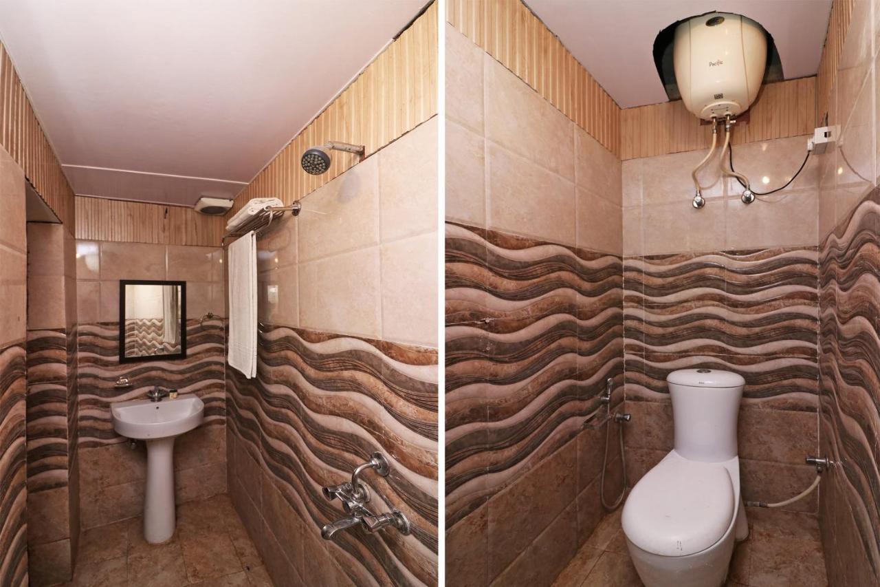 Oyo 77158 Hotel Swastik Palace Bhivándi Kültér fotó