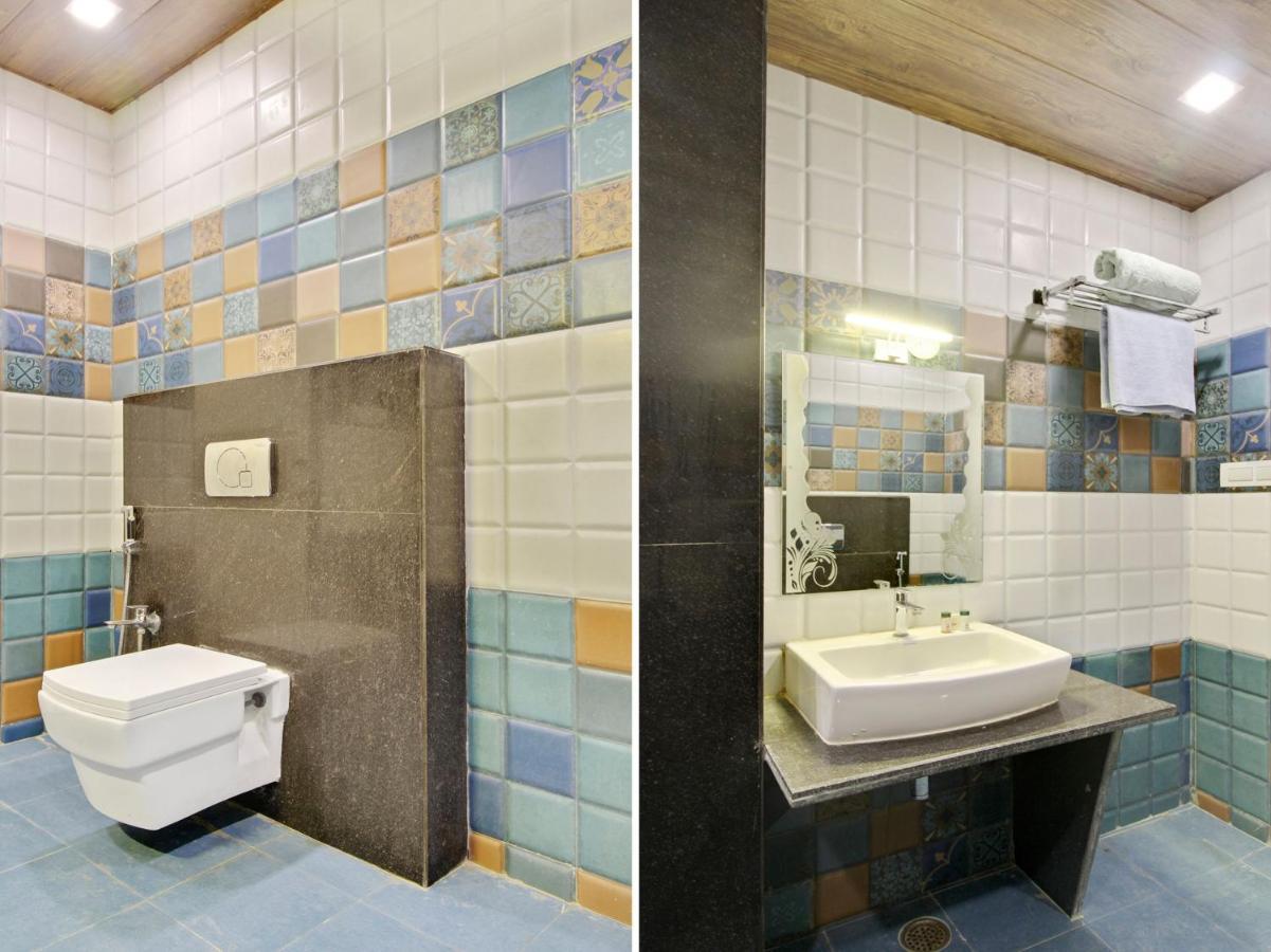 Oyo 77158 Hotel Swastik Palace Bhivándi Kültér fotó