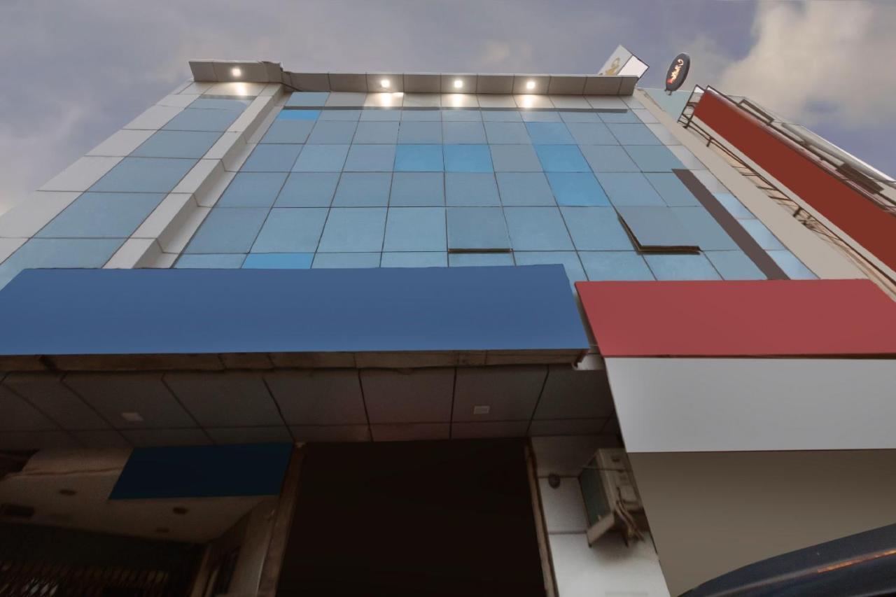 Oyo 77158 Hotel Swastik Palace Bhivándi Kültér fotó