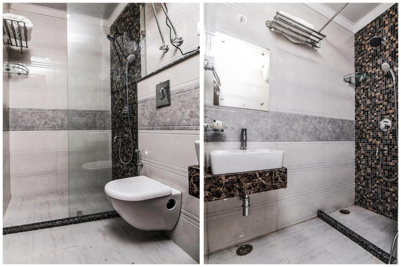 Oyo 77158 Hotel Swastik Palace Bhivándi Kültér fotó